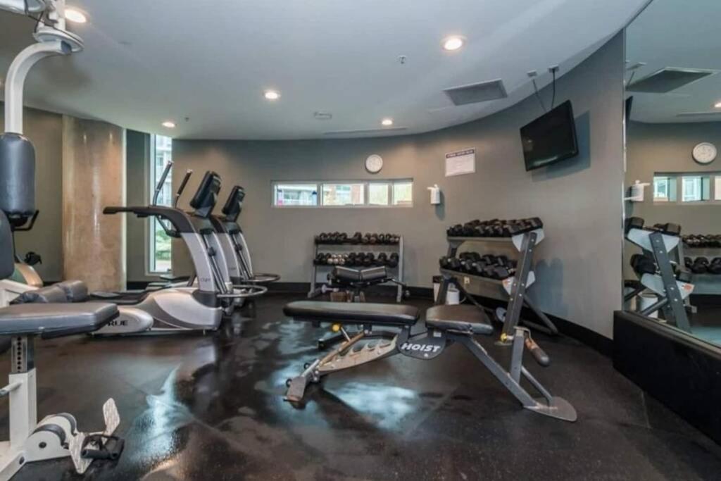Lovely One-Bedroom Apartment With Pool, Hot Tub, And Gym In The Heart Of Downtown, Skytrain 3Min Away Βανκούβερ Εξωτερικό φωτογραφία