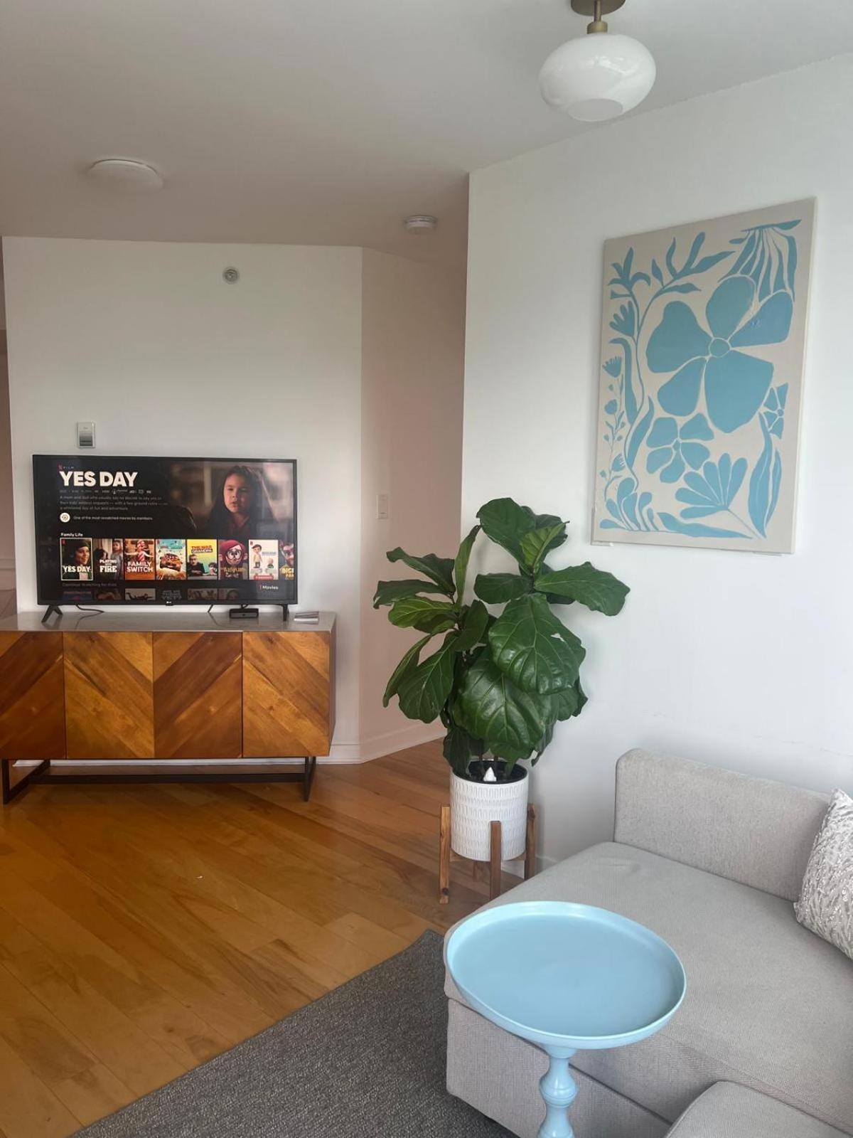 Lovely One-Bedroom Apartment With Pool, Hot Tub, And Gym In The Heart Of Downtown, Skytrain 3Min Away Βανκούβερ Εξωτερικό φωτογραφία