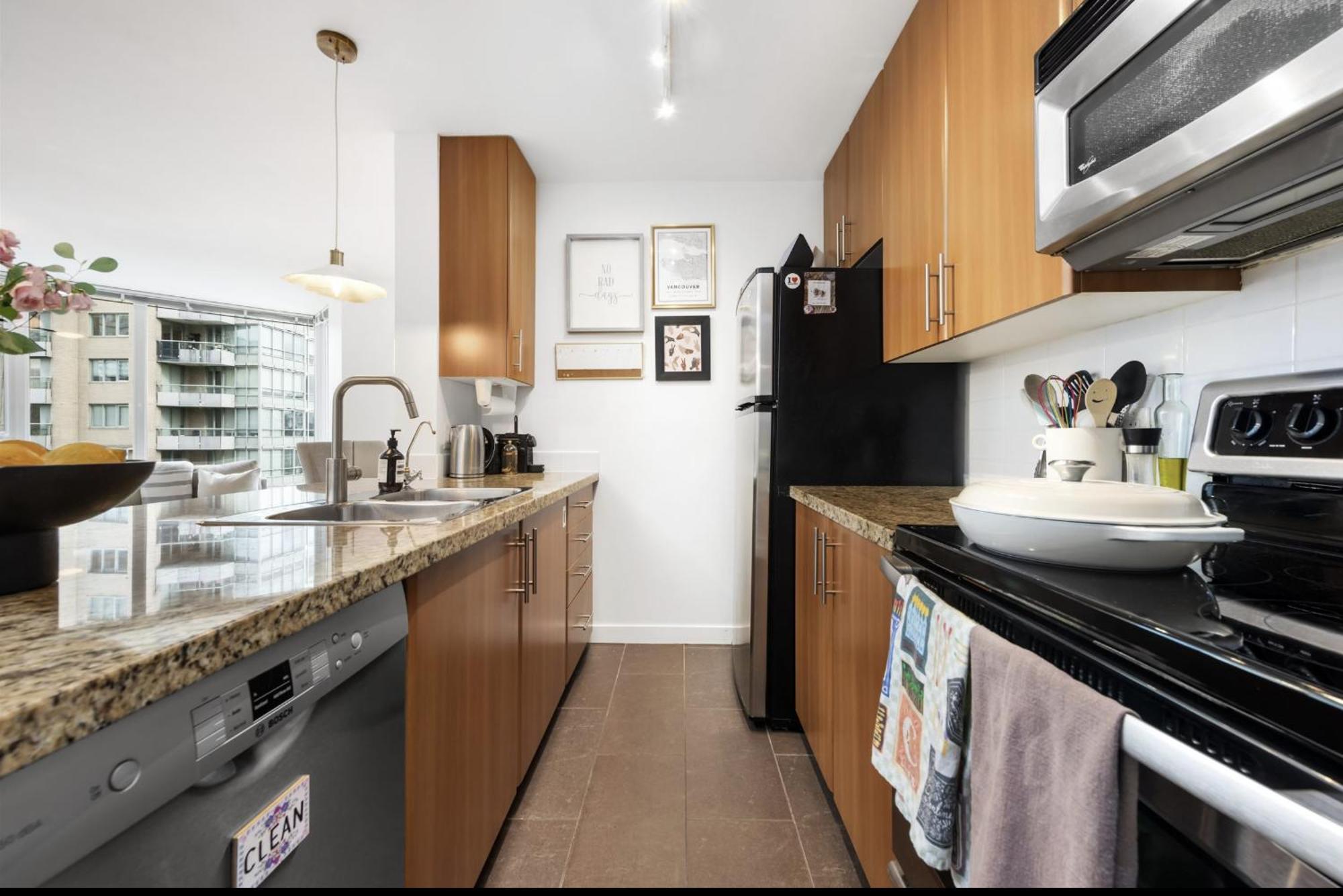 Lovely One-Bedroom Apartment With Pool, Hot Tub, And Gym In The Heart Of Downtown, Skytrain 3Min Away Βανκούβερ Εξωτερικό φωτογραφία