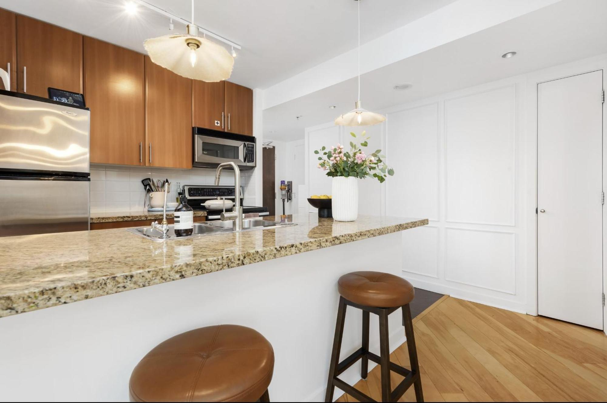 Lovely One-Bedroom Apartment With Pool, Hot Tub, And Gym In The Heart Of Downtown, Skytrain 3Min Away Βανκούβερ Εξωτερικό φωτογραφία
