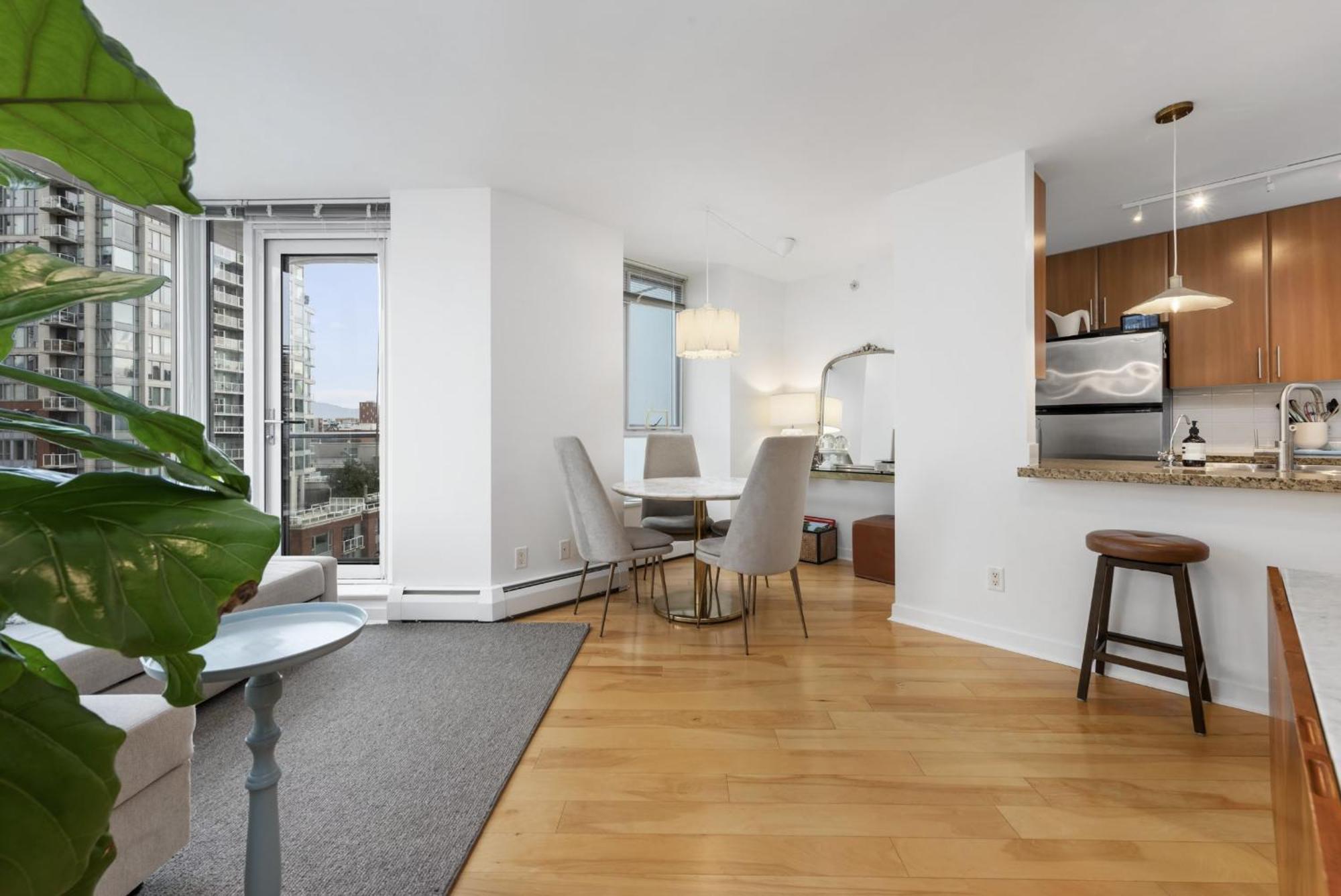 Lovely One-Bedroom Apartment With Pool, Hot Tub, And Gym In The Heart Of Downtown, Skytrain 3Min Away Βανκούβερ Εξωτερικό φωτογραφία